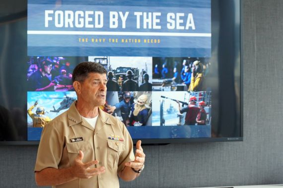 Vice Chief of Naval Operations Visits Chicago
